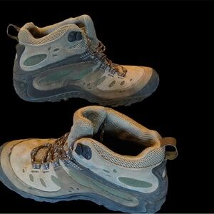 Merrill women hiking boot "waterproof"